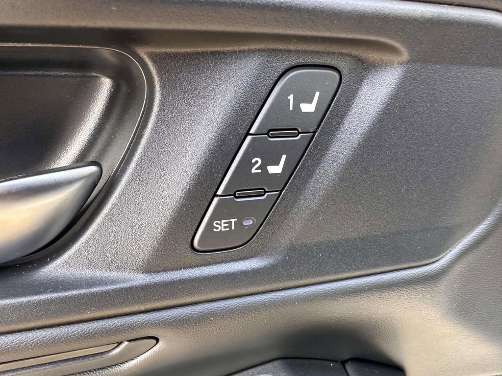 Used 2023 Honda Accord EX-L image 10
