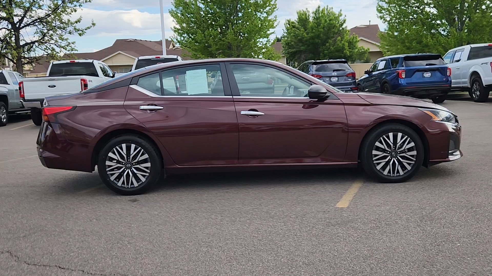 Used 2024 Nissan Altima 2.5 SV FWD image 12