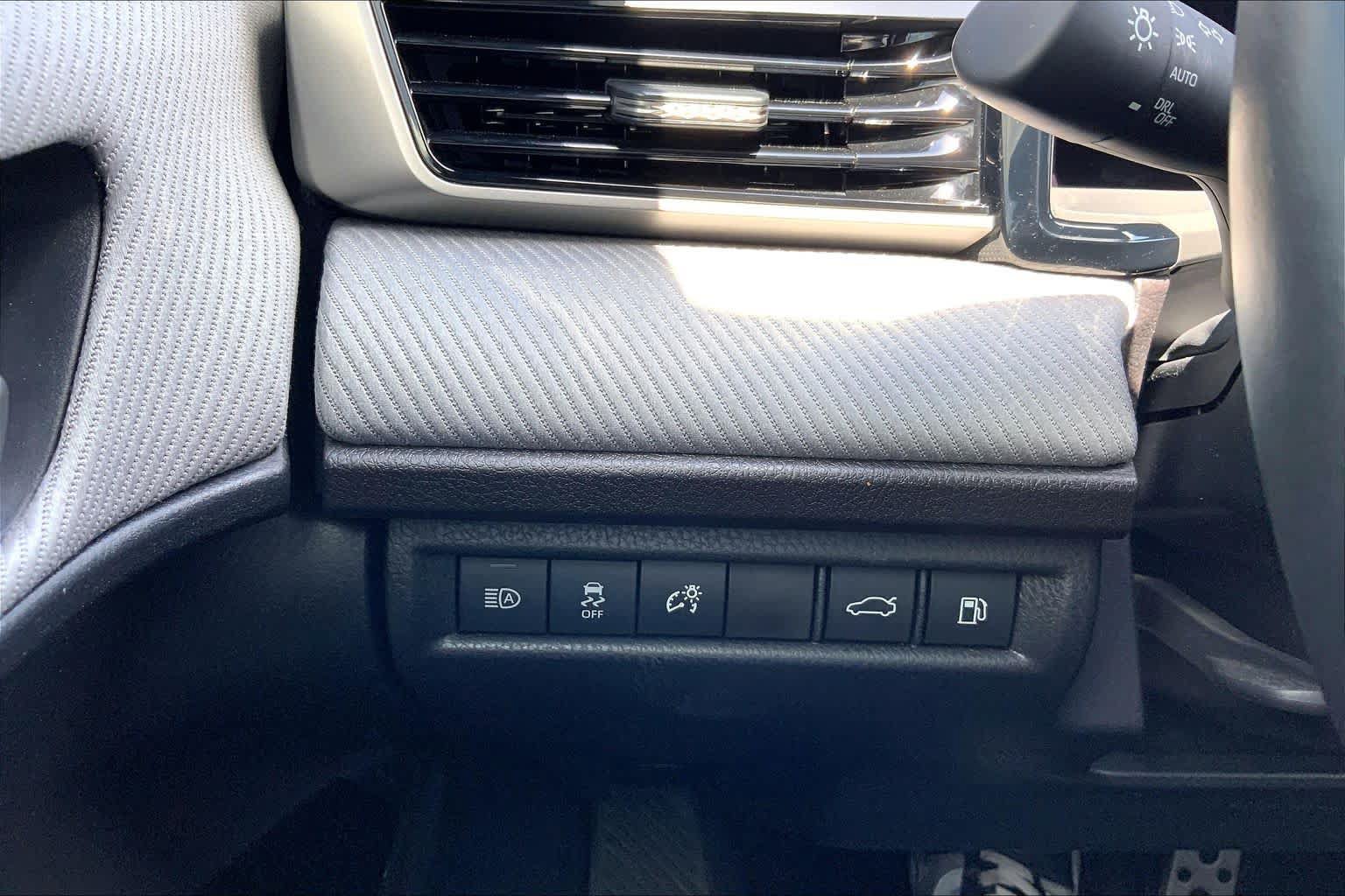 Used 2025 Toyota Camry SE FWD image 65