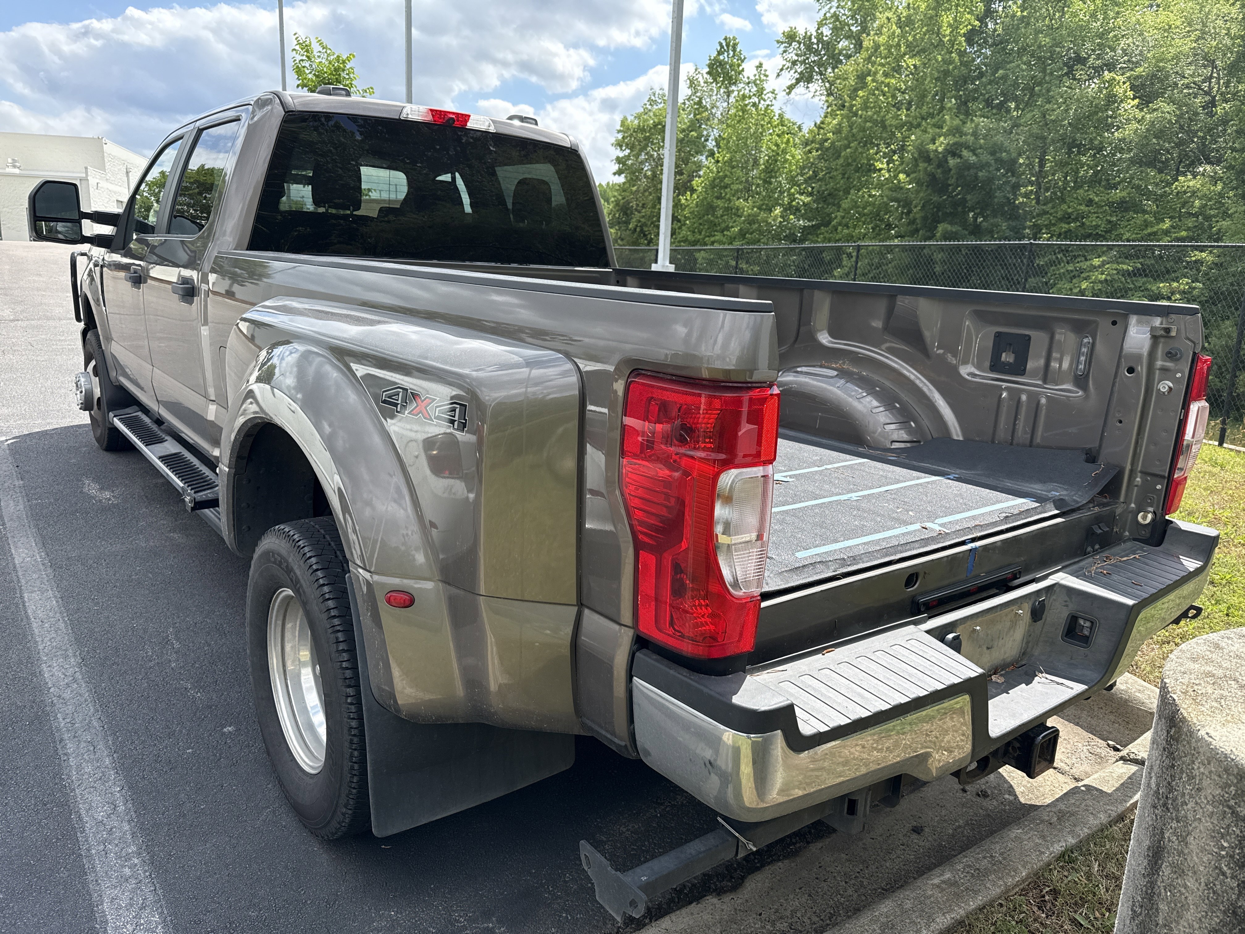 Used 2021 Ford F350 XL w/ STX Appearance Package AWD/4WD image 6