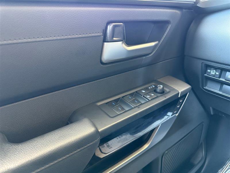 Used 2024 Toyota Tundra Limited image 25