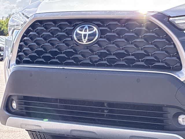 Used 2023 Toyota Corolla Cross XLE FWD image 12