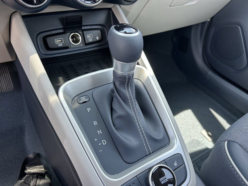 New 2026 Hyundai Venue SEL FWD image 25