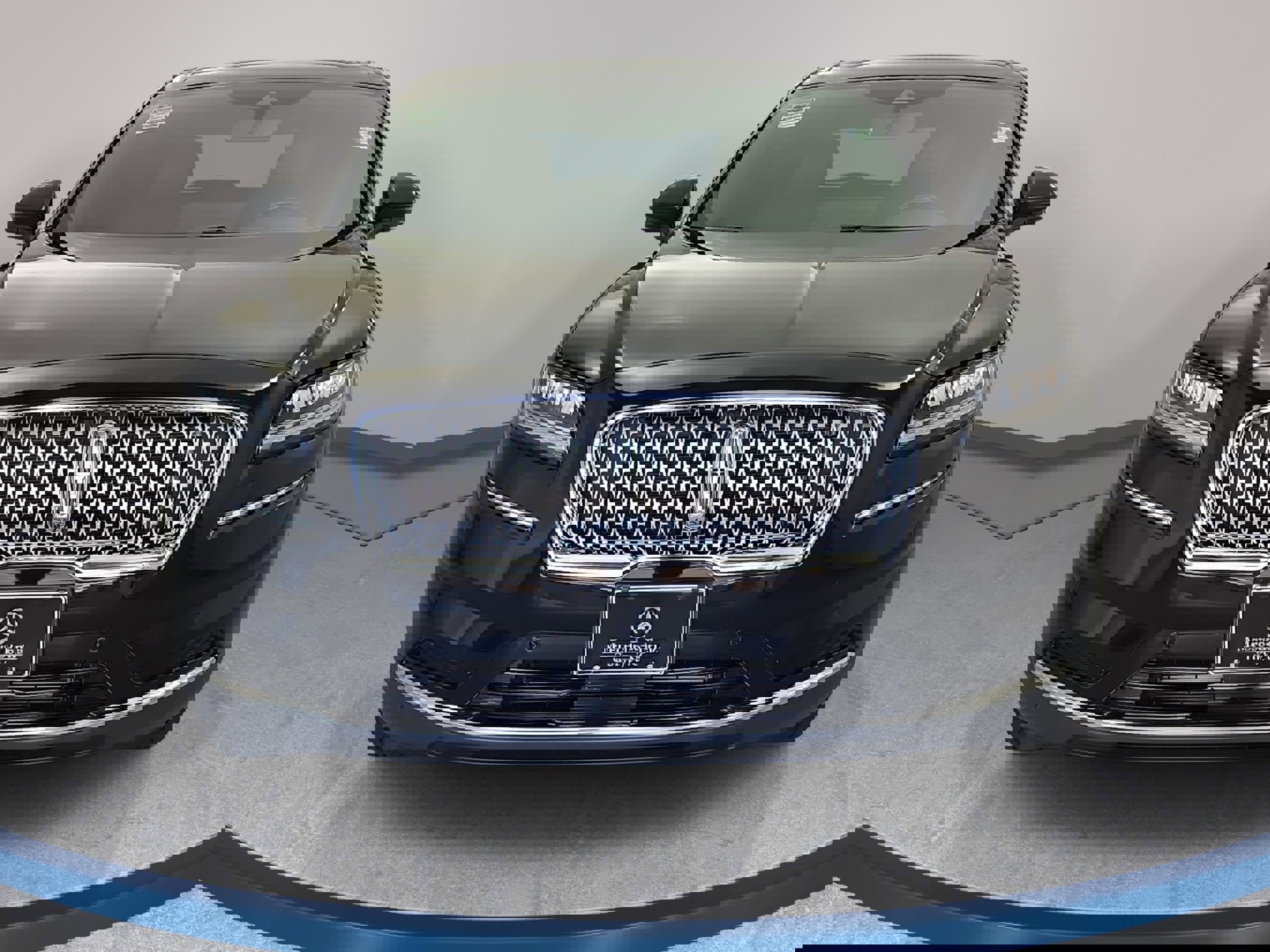 Used 2023 Lincoln Nautilus Reserve image 2