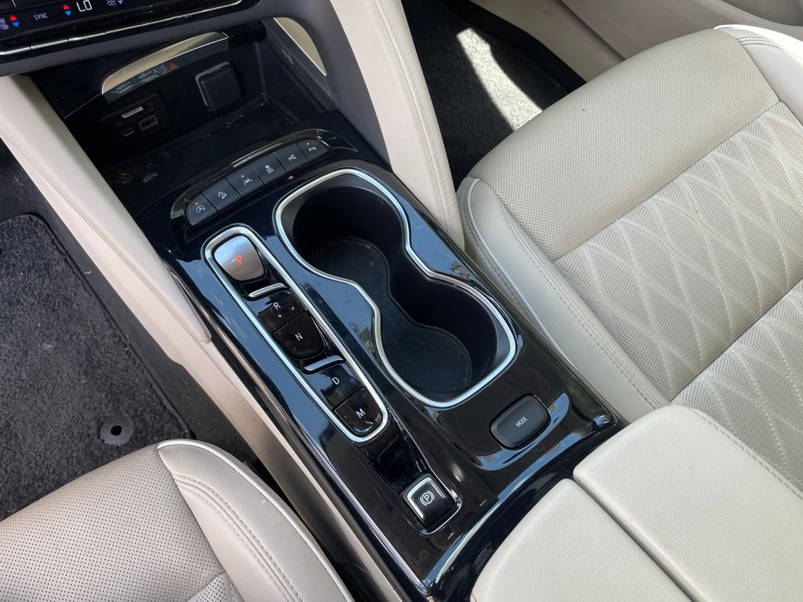 Used 2023 Buick Envision Avenir AWD/4WD image 22