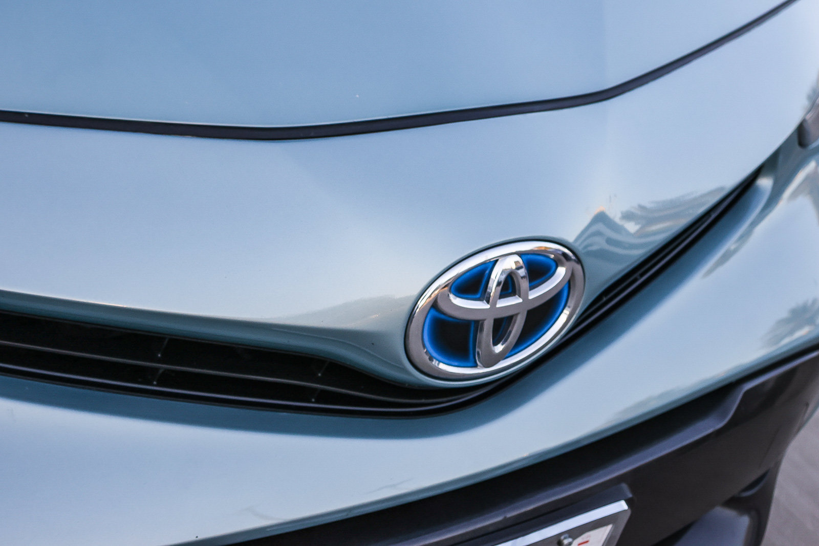 Used 2016 Toyota Prius V Five FWD image 15