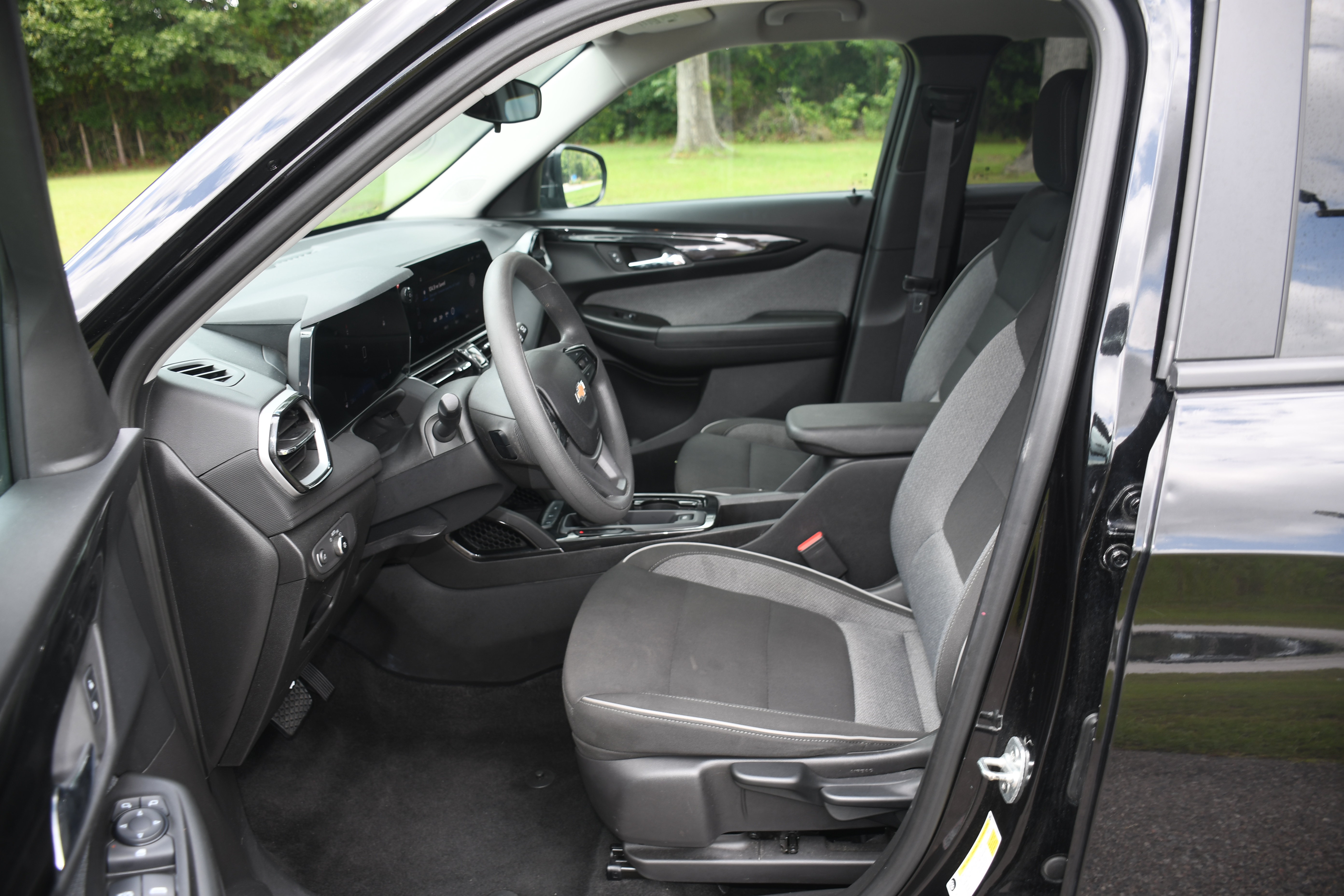 Used 2025 Chevrolet TrailBlazer LT FWD image 7