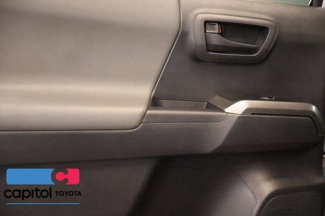 Certified 2022 Toyota Tacoma SR5 AWD/4WD image 28