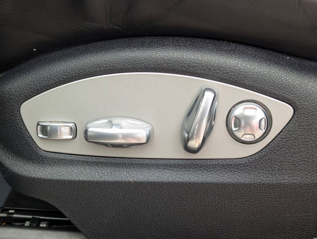 Used 2024 Porsche Macan Turbo image 15