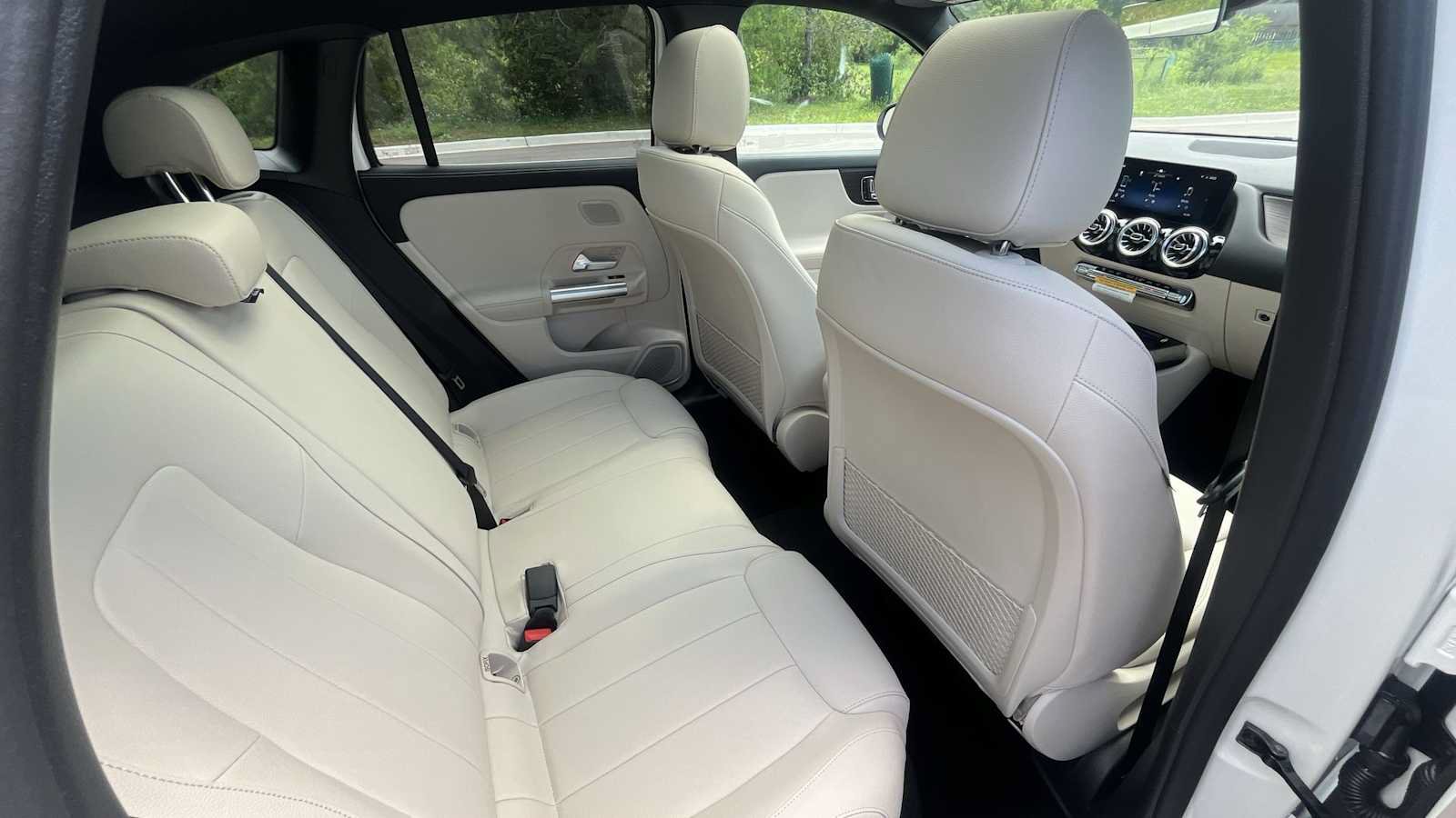 Used 2026 Mercedes-Benz GLA 250 4MATIC image 11