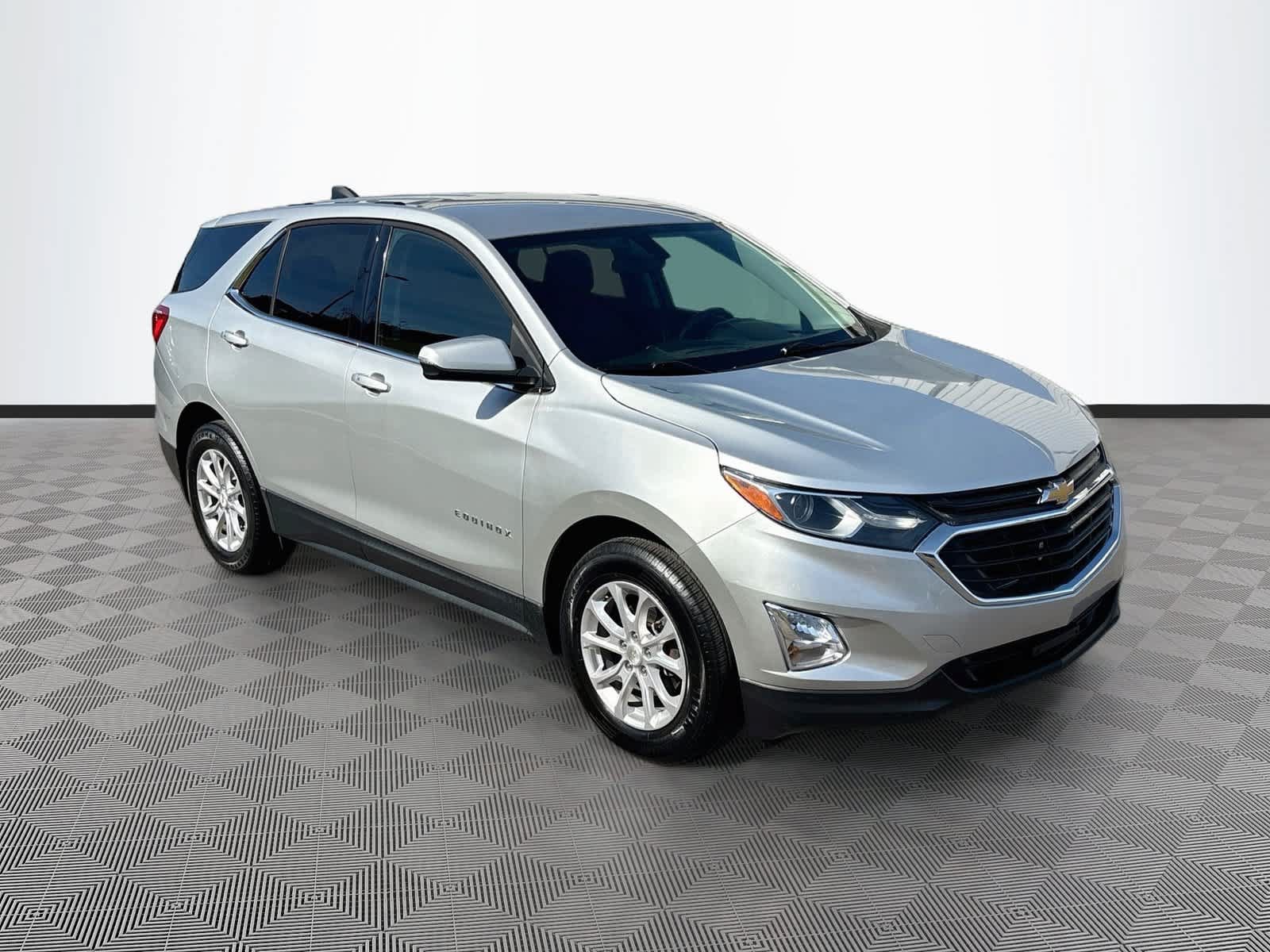 Used 2018 Chevrolet Equinox LT FWD image 3