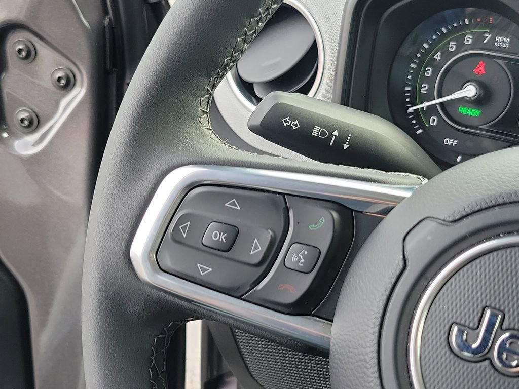 Certified 2025 Jeep Wrangler Unlimited Sahara w/ Safety Group AWD/4WD image 22