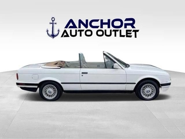 Used 1992 BMW 325i Convertible RWD image 13