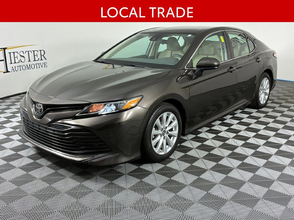 Used 2018 Toyota Camry LE FWD image 4