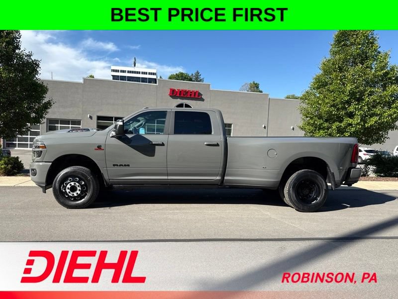 New 2026 RAM 3500 Laramie AWD/4WD image 4