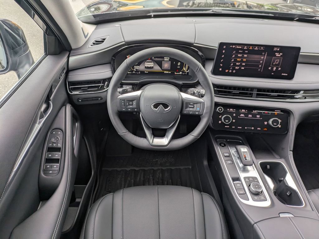 New 2026 INFINITI QX60 Luxe w/ Family Package image 18