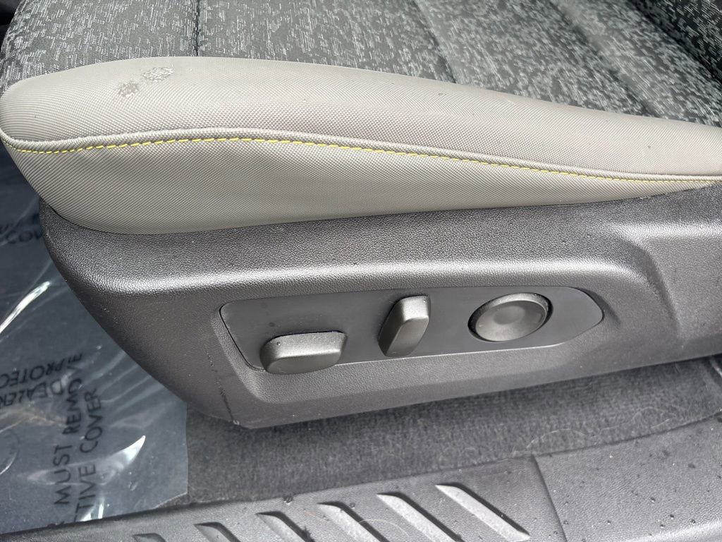 Used 2024 Chevrolet Colorado ZR2 w/ Technology Package AWD/4WD image 17