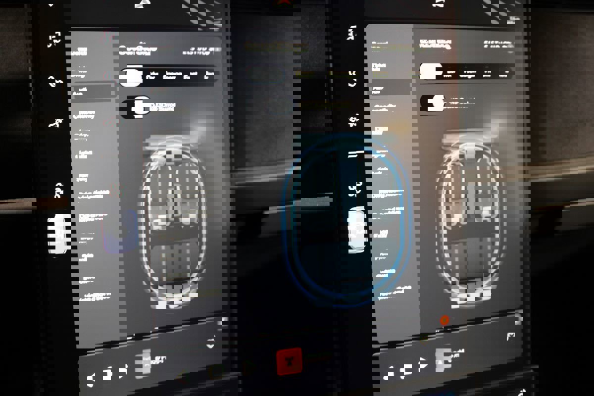 Used 2023 Fisker Ocean Extreme image 27