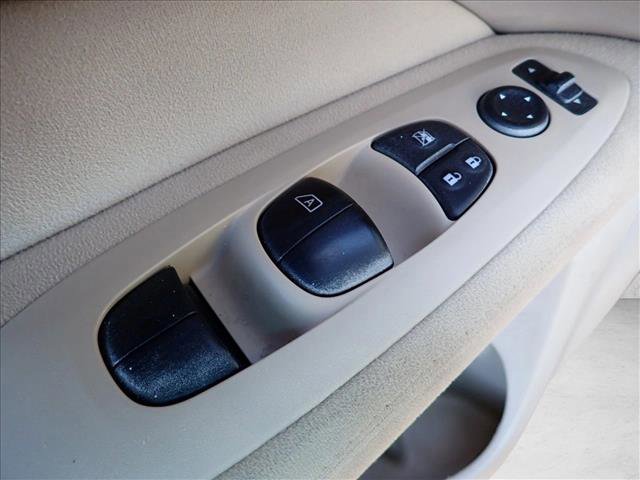 Used 2015 Nissan Pathfinder S image 12