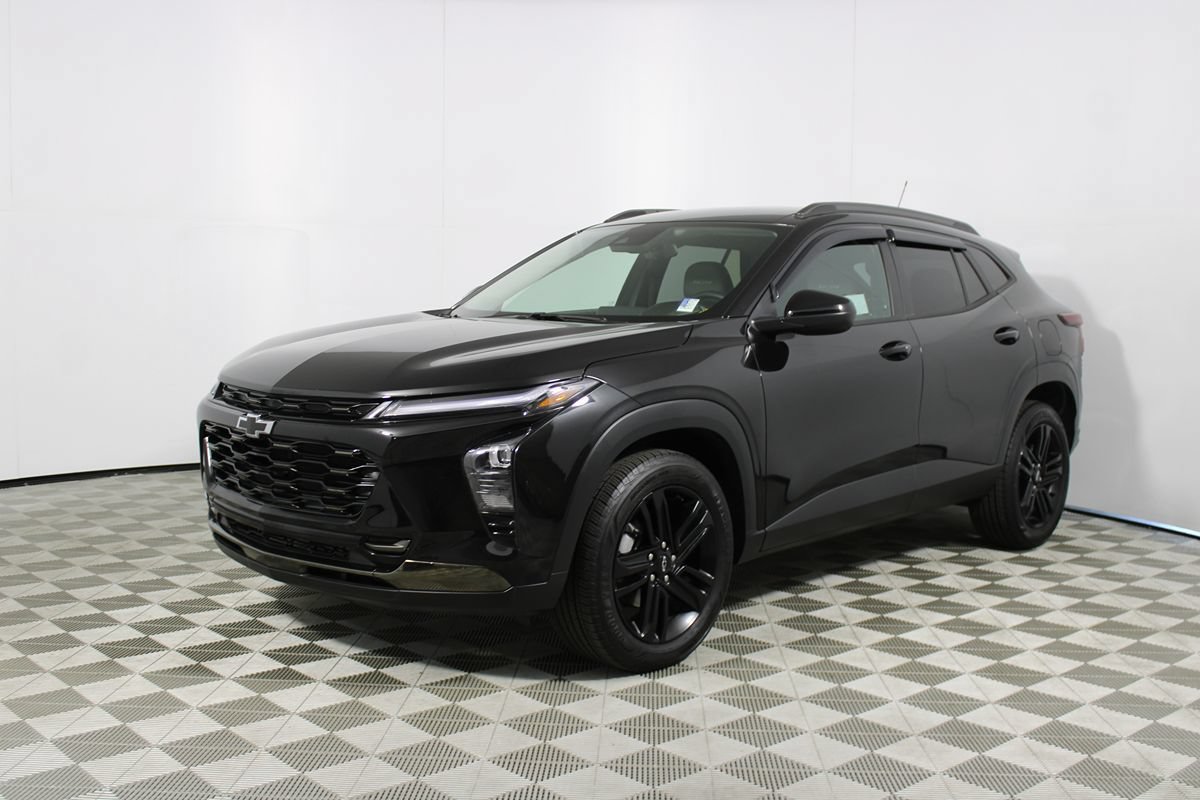 Used 2026 Chevrolet Trax ACTIV FWD image 3