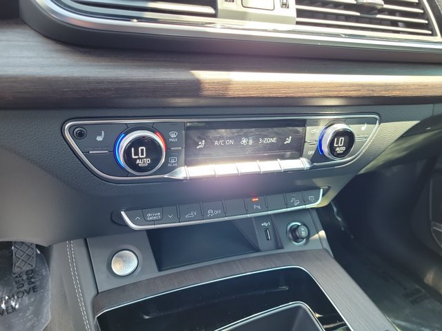 Used 2024 Audi Q5 e Premium Plus AWD/4WD image 32