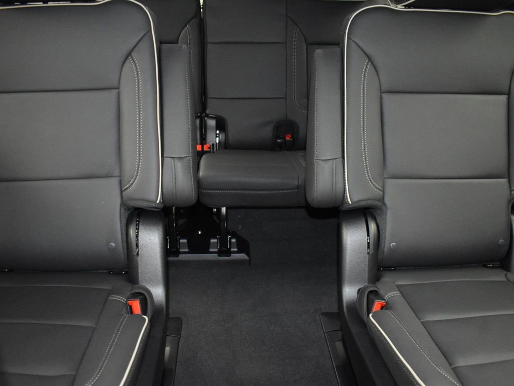 New 2025 Chevrolet Suburban Premier image 27