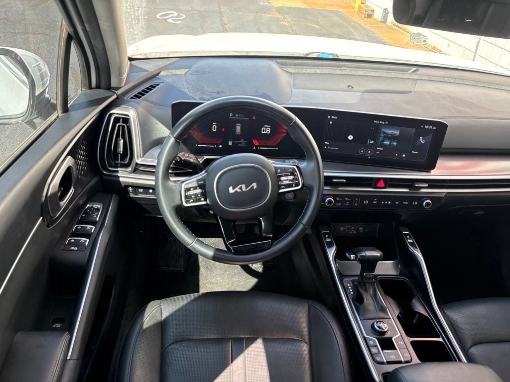 Used 2024 Kia Sorento EX w/ Panoramic Sunroof Package FWD image 3