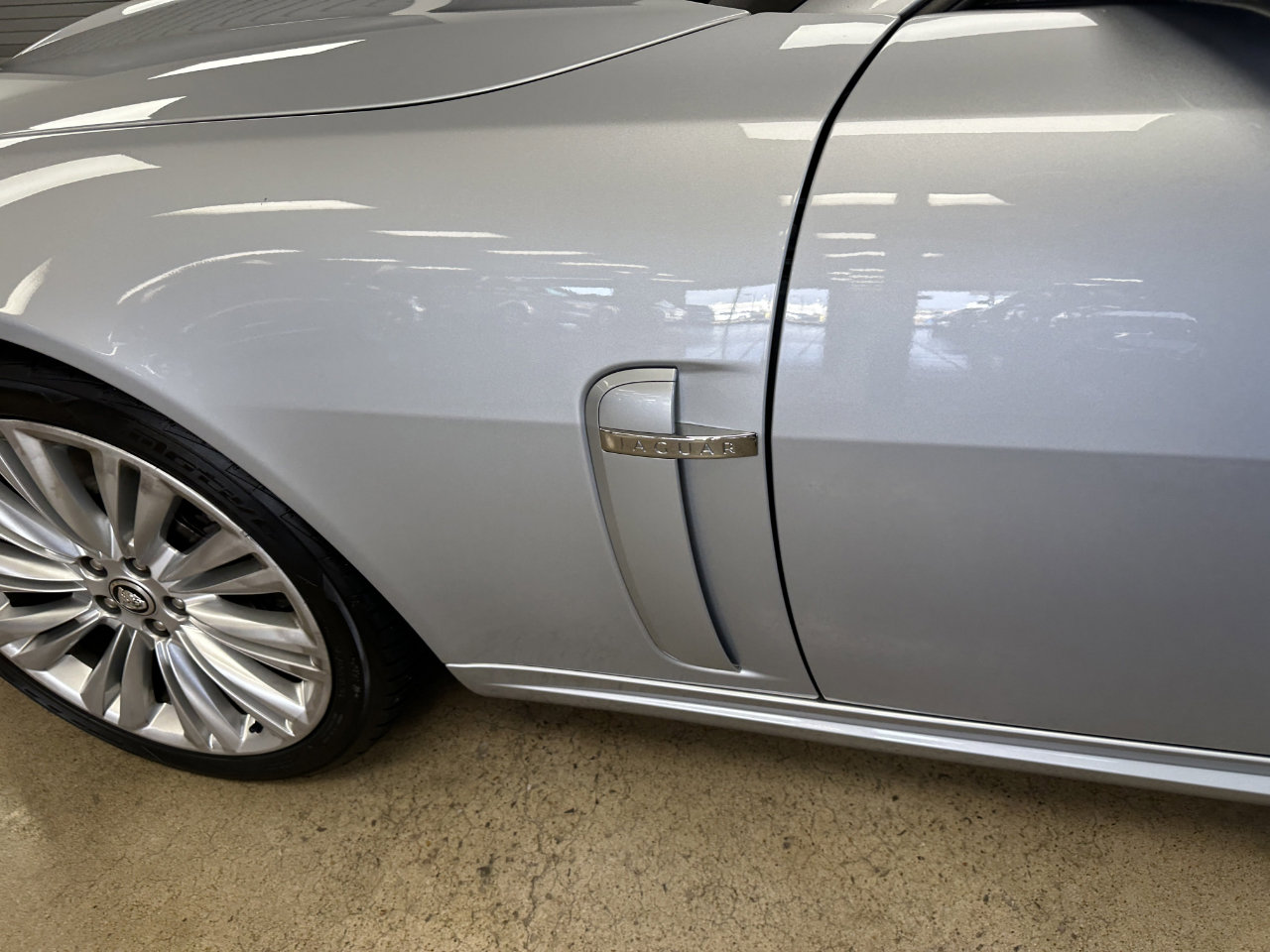 Used 2011 Jaguar XK Convertible image 31