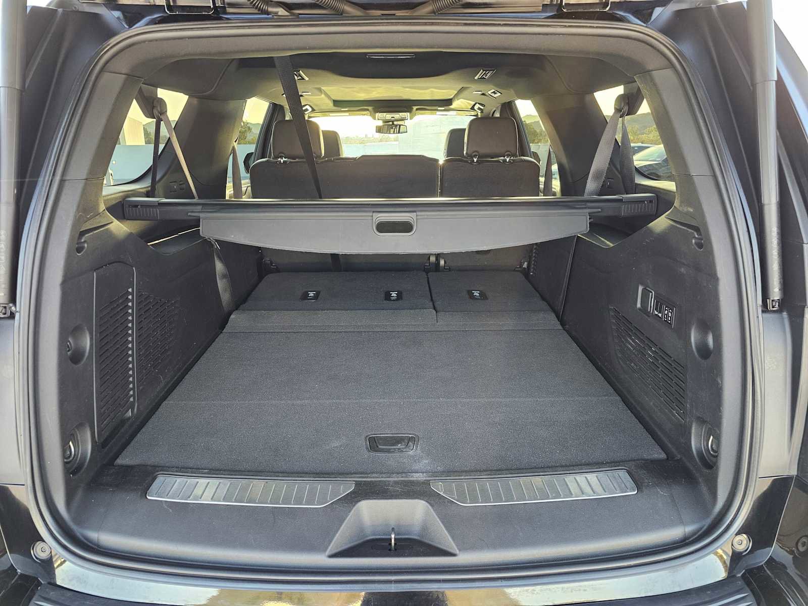 Used 2023 Chevrolet Suburban Z71 w/ Luxury Package image 16