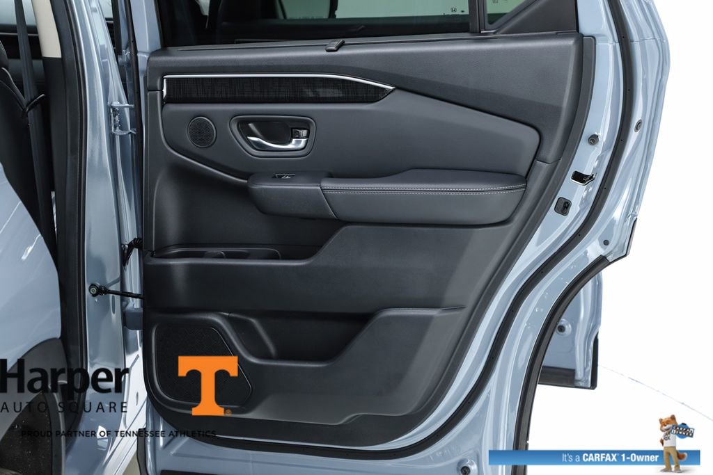 Used 2025 Honda Pilot Elite image 31