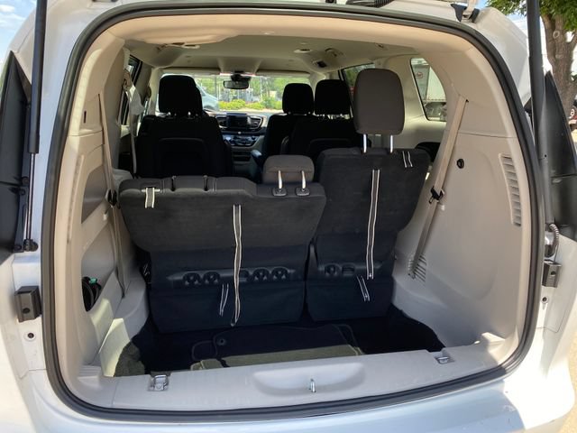 Used 2023 Chrysler Voyager LX FWD image 26