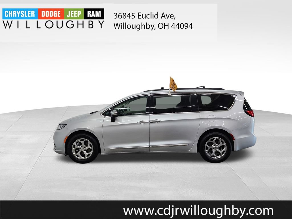 Certified 2023 Chrysler Pacifica Limited FWD image 5