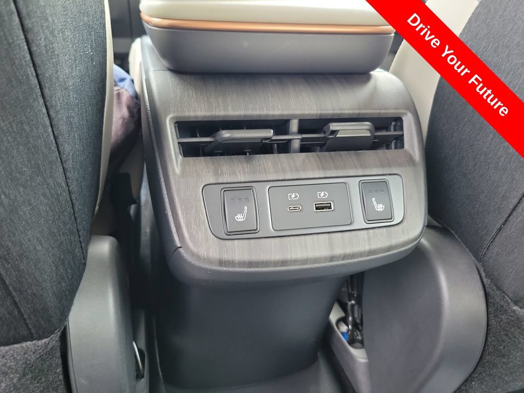 Used 2023 Nissan Ariya FWD image 23