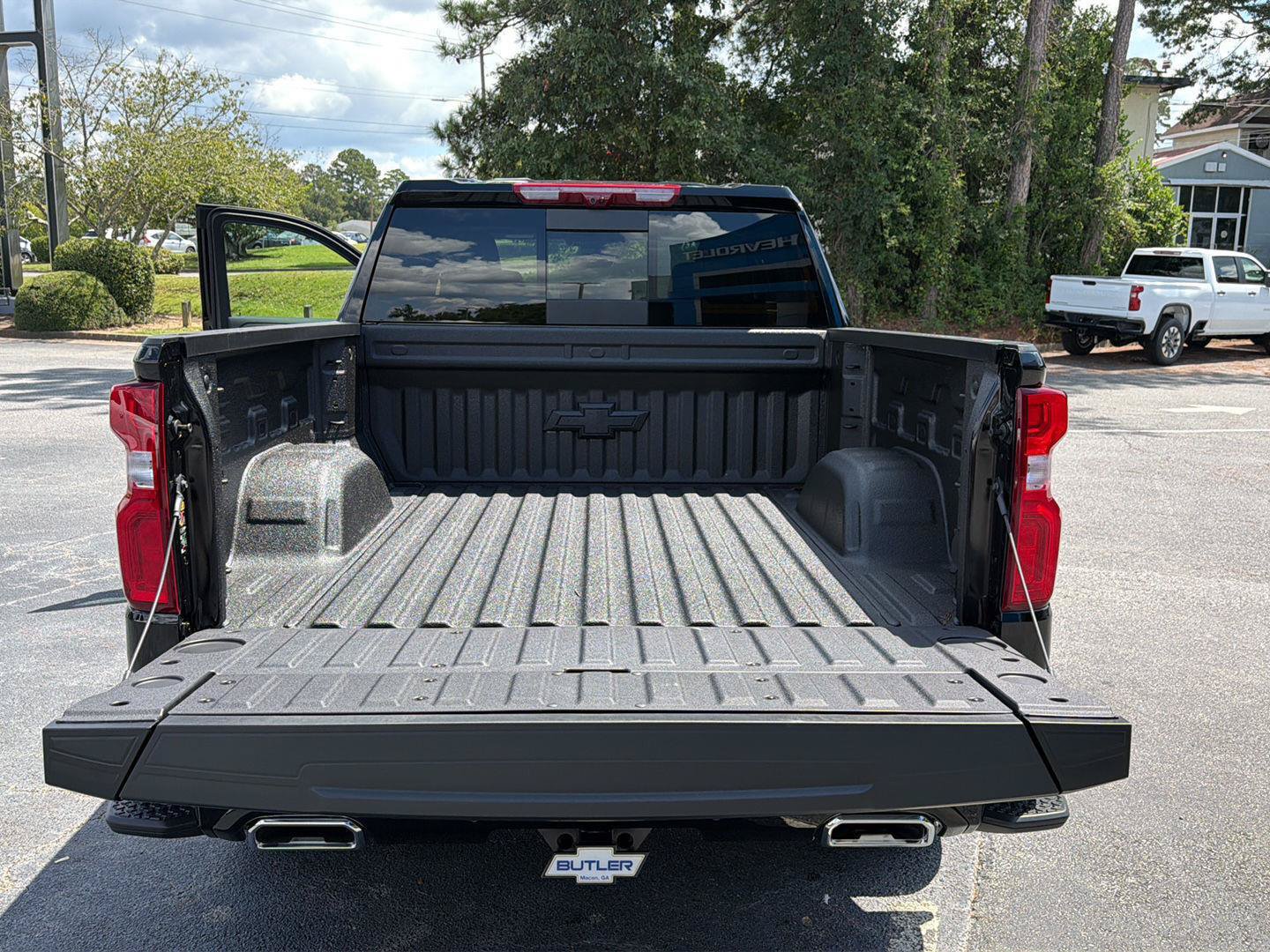New 2026 Chevrolet Silverado 1500 High Country w/ High Country Premium Package AWD/4WD image 35