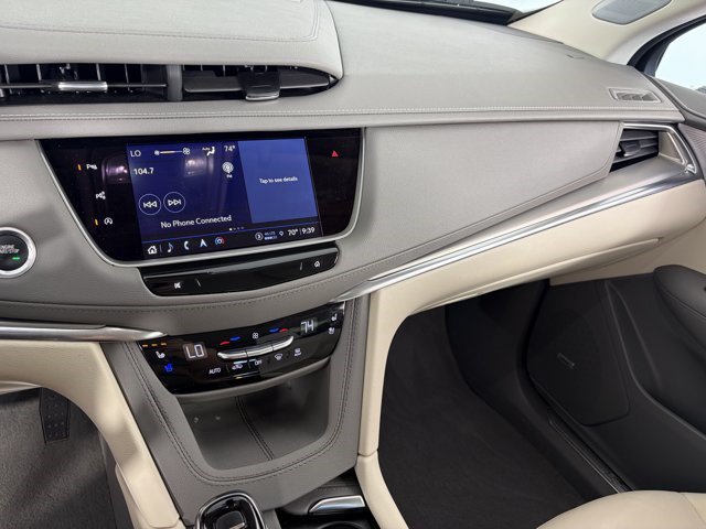 Certified 2024 Cadillac XT5 Premium Luxury w/ Technology Package AWD/4WD image 3
