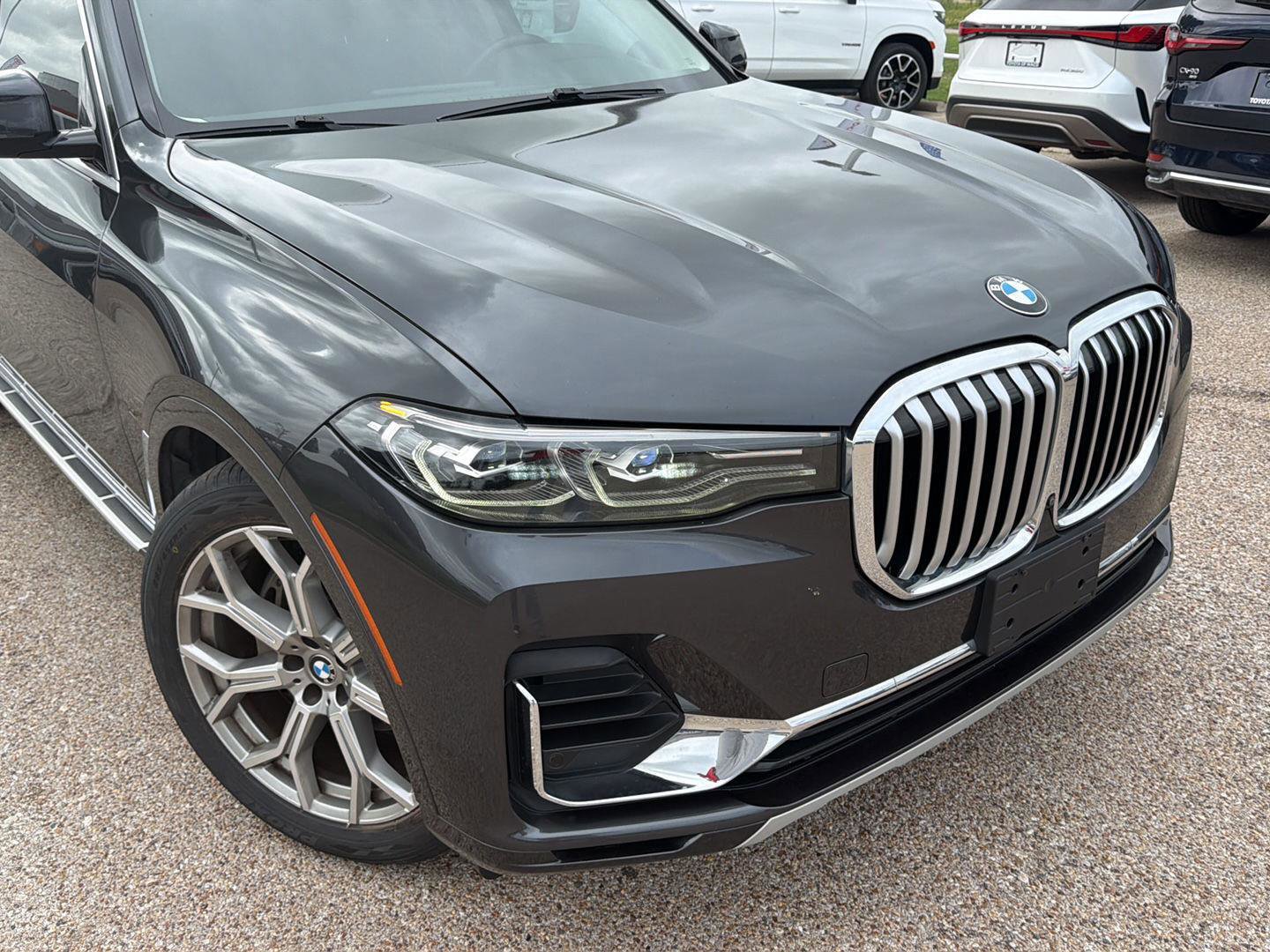 Used 2021 BMW X7 xDrive40i w/ Parking Assistance Package AWD/4WD image 9