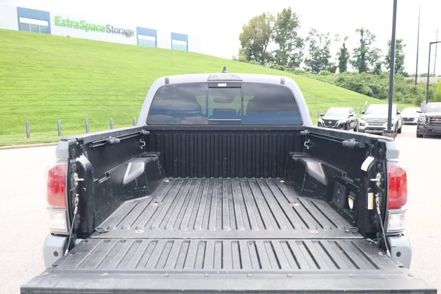 Used 2020 Toyota Tacoma TRD Off-Road w/ TRD Premium Off Road Package AWD/4WD image 25