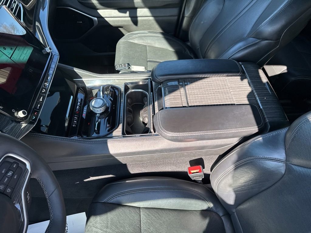 Used 2022 Jeep Wagoneer Series III w/ Premium Group I AWD/4WD image 26