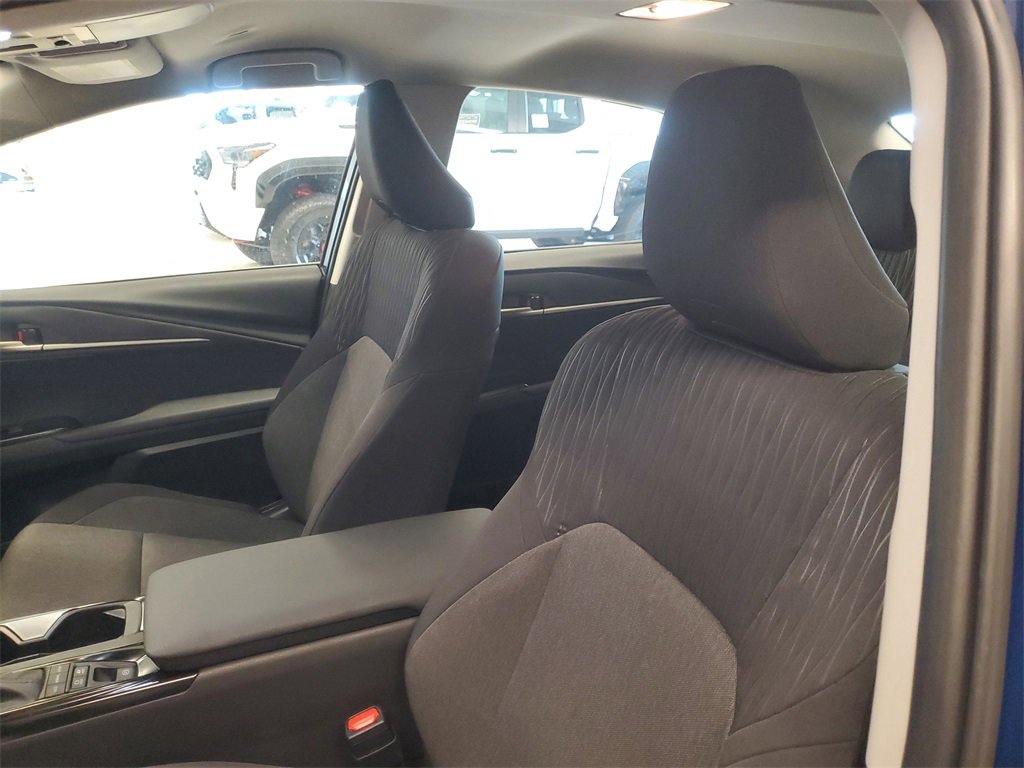 Used 2025 Toyota Camry LE image 16