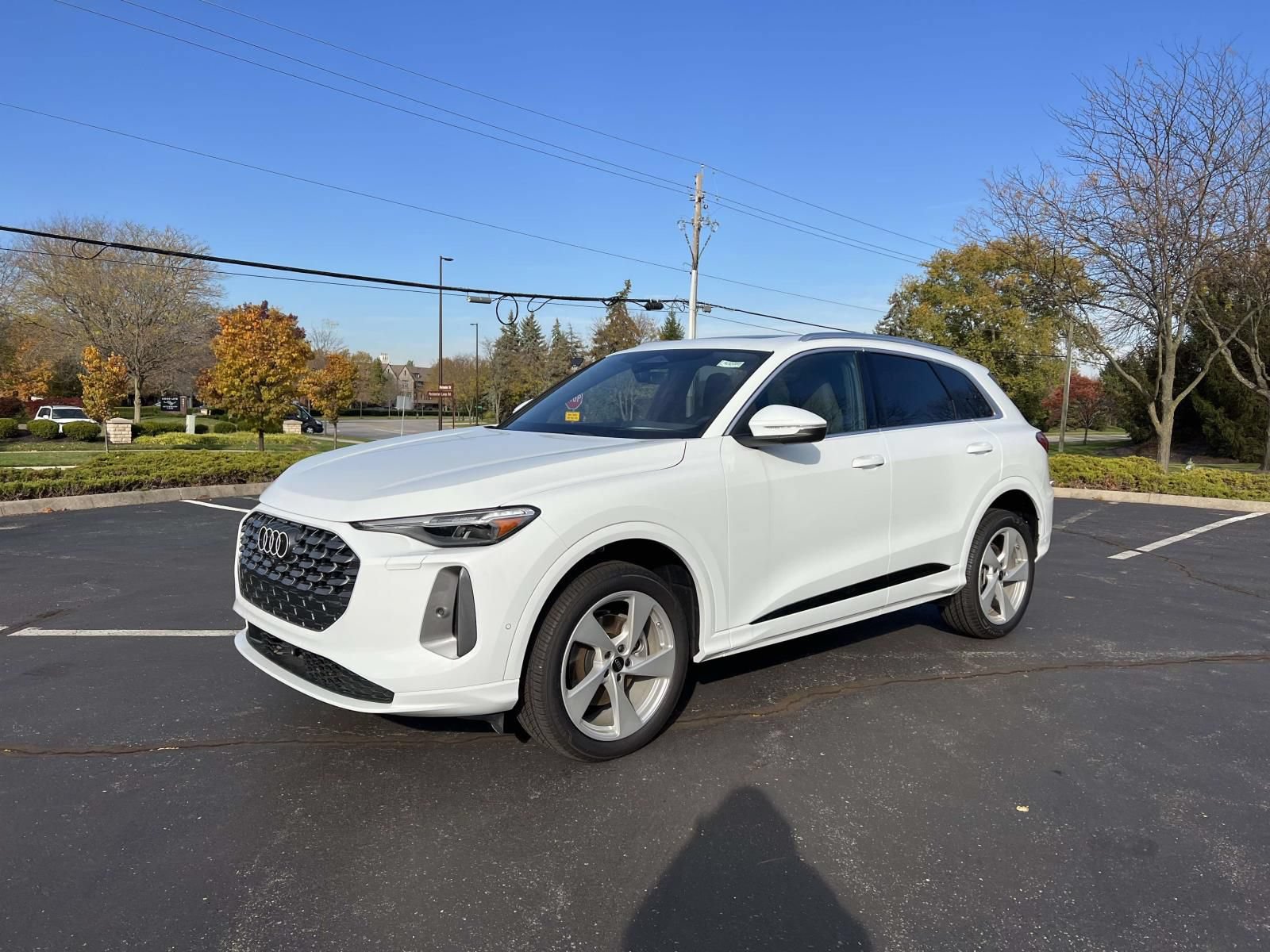 Used 2025 Audi Q5 Premium Plus w/ Premium Plus AWD/4WD image 3