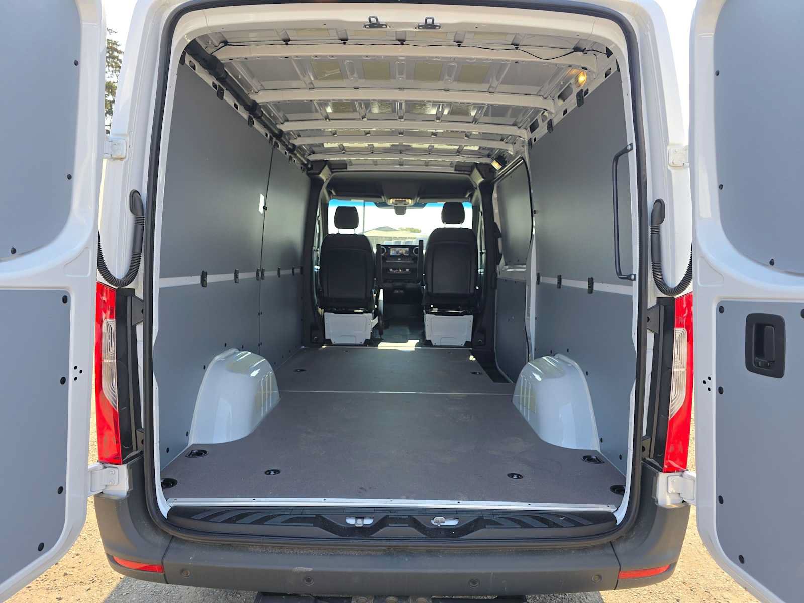 Used 2026 Mercedes-Benz Sprinter 2500 image 19