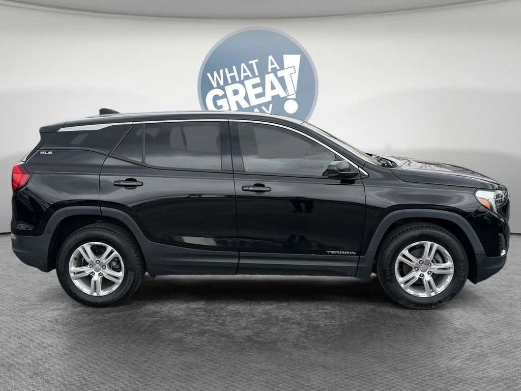 Used 2019 GMC Terrain SLE w/ LPO, Floor Liner Package image 2