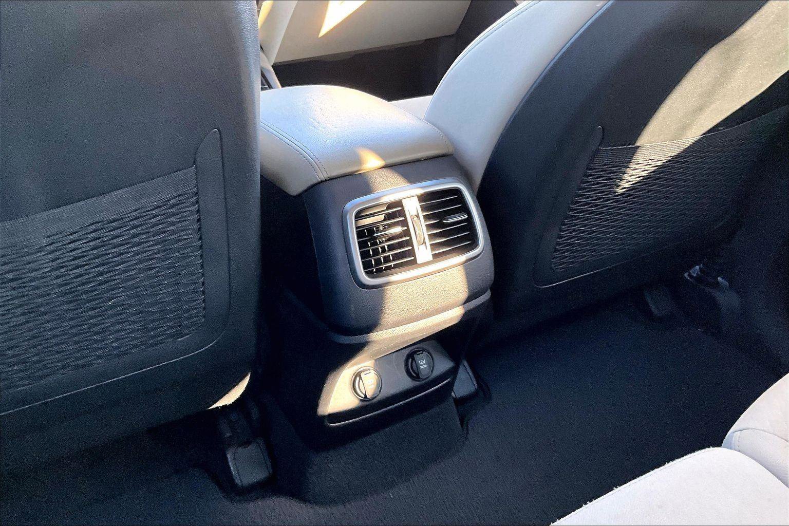 Used 2018 Kia Sorento AWD image 33