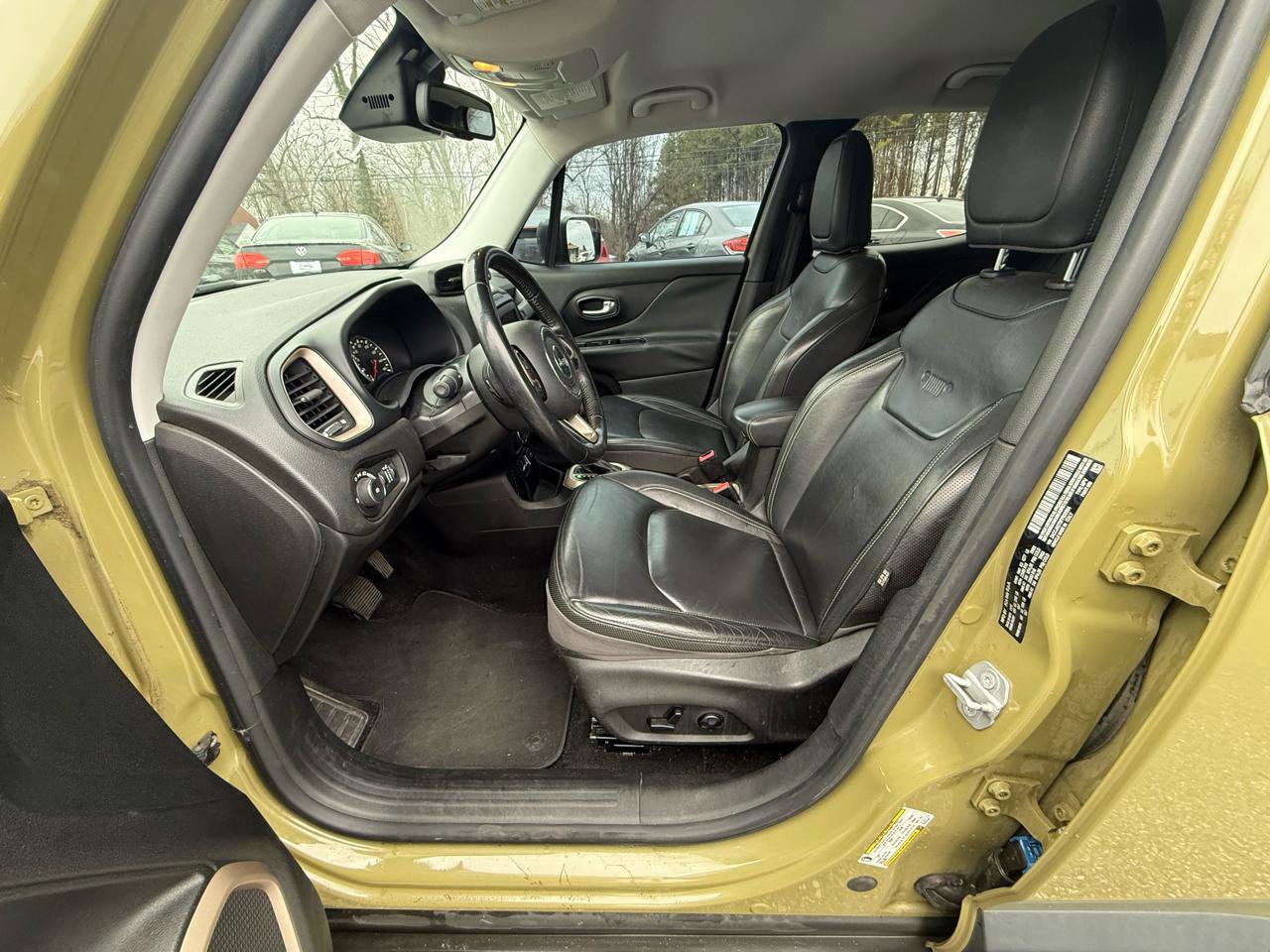 Used 2015 Jeep Renegade Limited FWD image 13