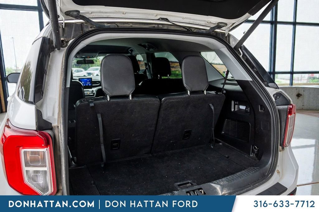 Used 2020 Ford Explorer XLT w/ Equipment Group 202A AWD/4WD image 30
