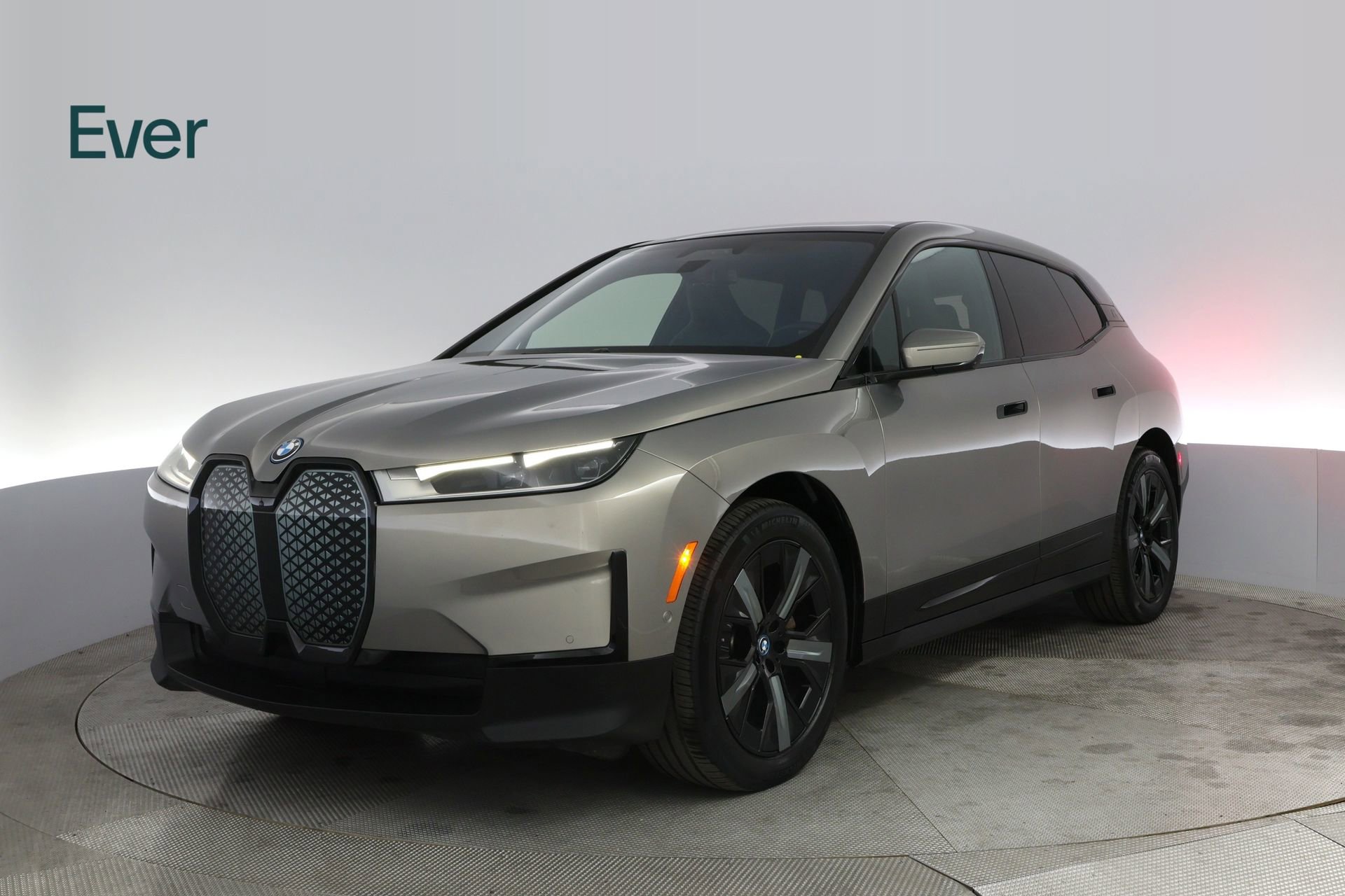 Used 2022 BMW iX xDrive50 w/ Convenience Package AWD/4WD image 2
