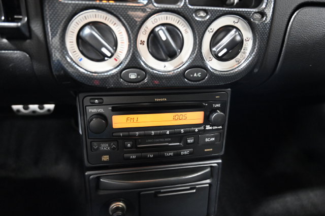 Used 2003 Toyota MR2 RWD image 18