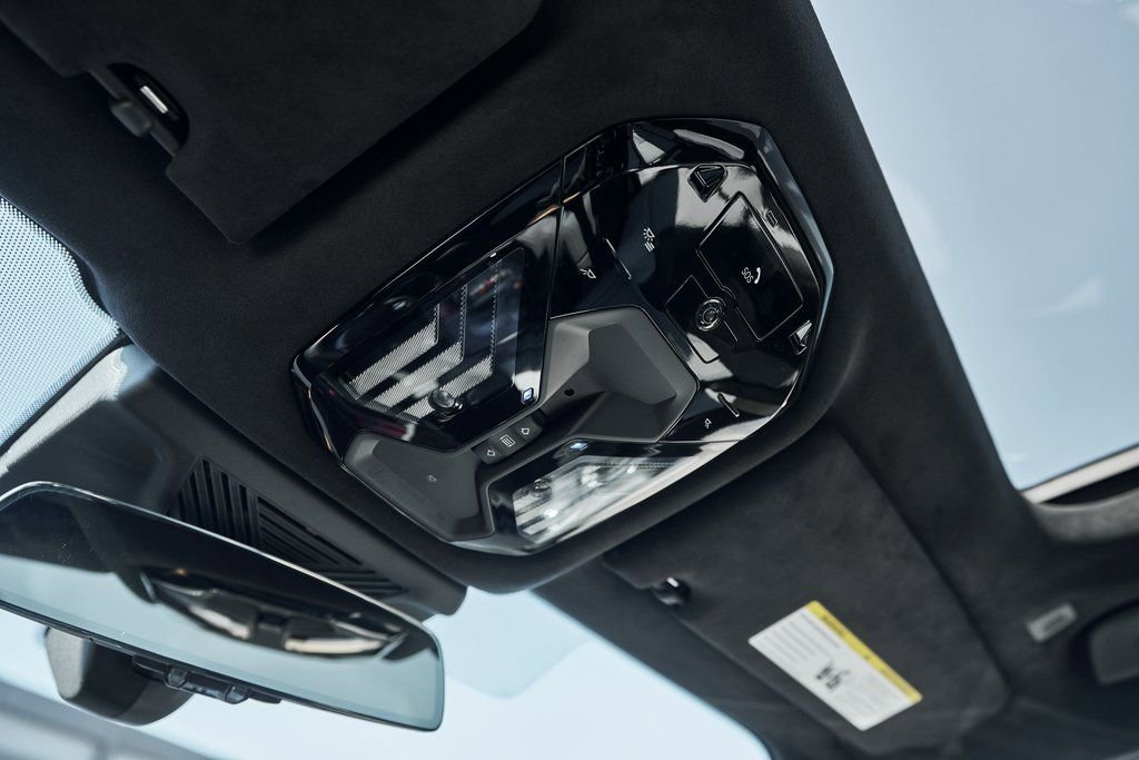 Used 2025 BMW M5 Touring image 79