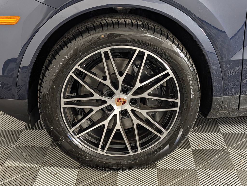 New 2026 Porsche Cayenne Coupe image 11