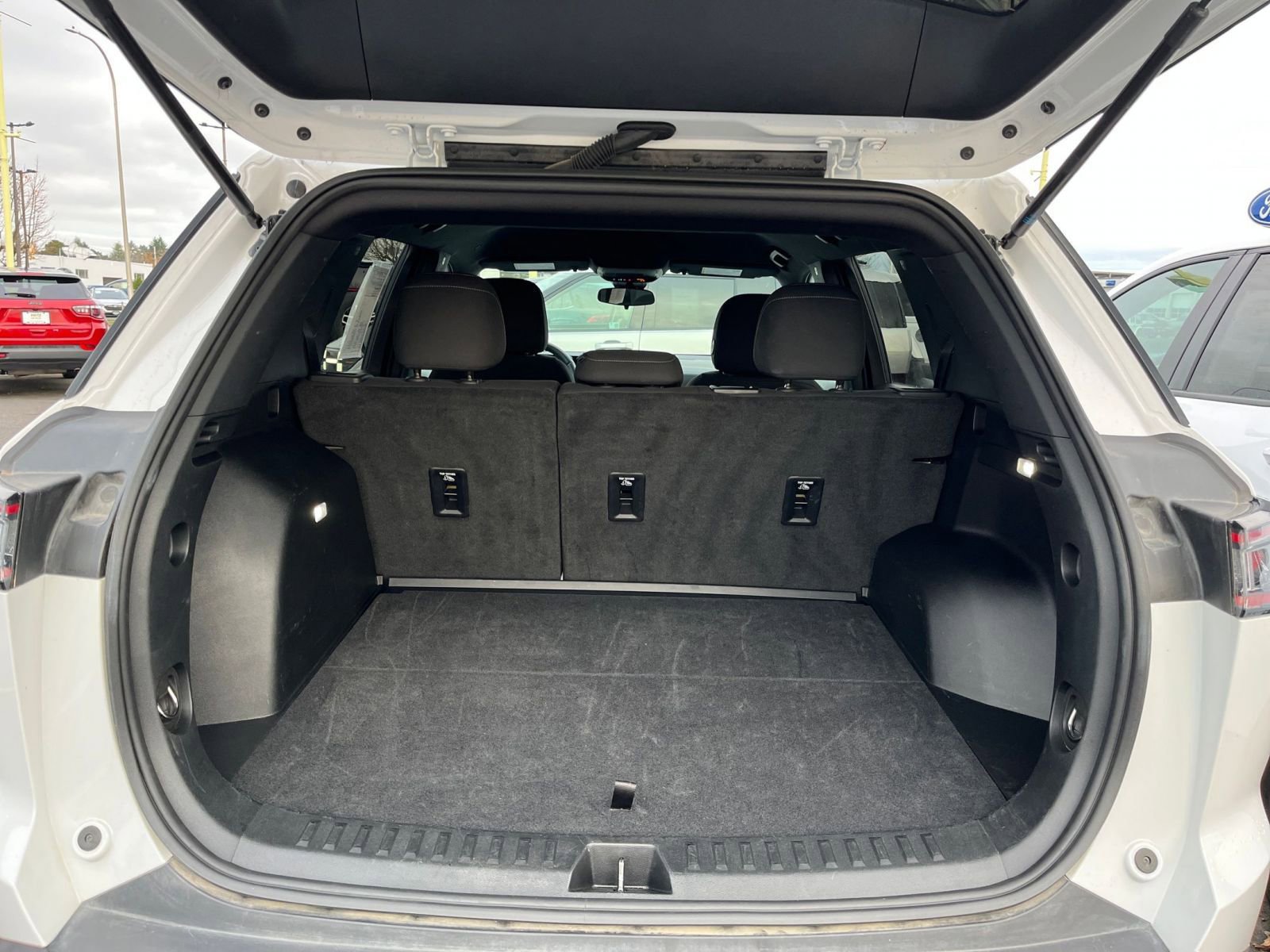 Used 2025 Chevrolet Equinox LT image 31